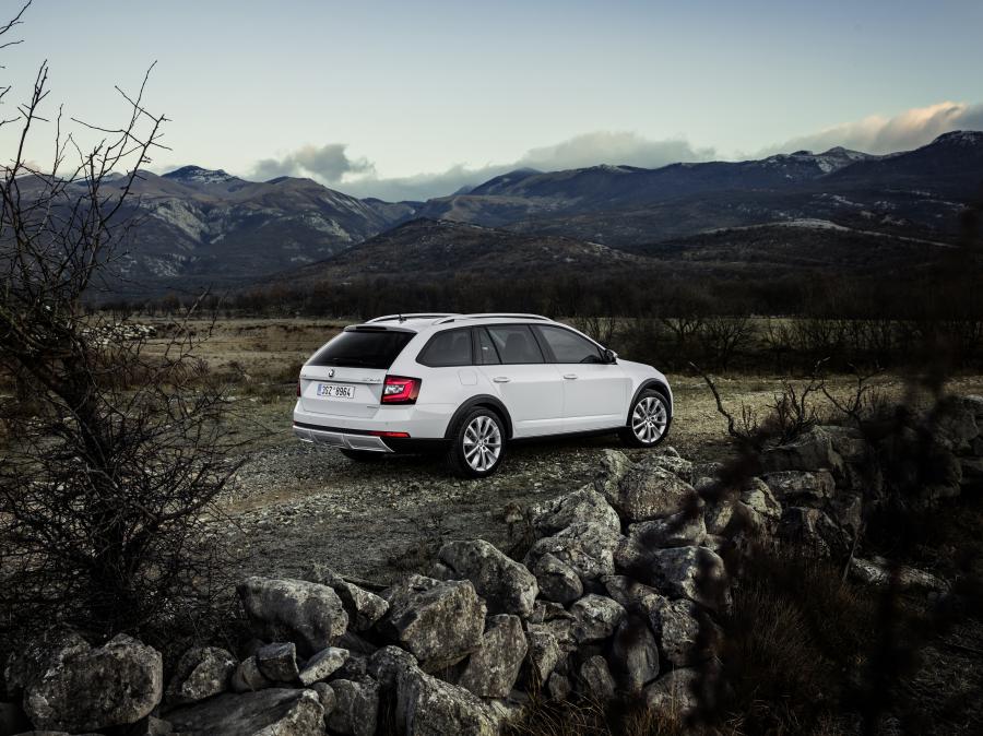  Skoda Octavia Scout 2017 года  (WW) (фото 3 из 40)
